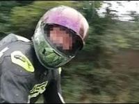 Motocyklista niszczy lusterko i ucieka z miejsca zdarzenia