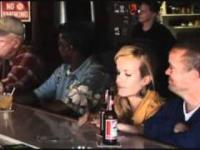 Jackass 3D - Bójka osób niskorosłych w barze
