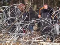 Eskalacja napięcia na granicy. Migranci próbowali forsować ogrodzenie