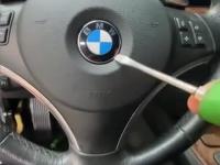 Kiedy z kierownicy samochodu chcesz usunąć logo BMW