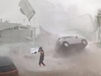 LATAJĄCE drzewa i dachy - Przerażające wiatry w Stambule i Izmirze w Turcji