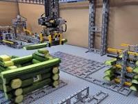 Fabryka z LEGO budująca domy z ogórków