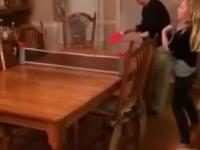 Tenis stołowy z babcią - co może pójść nie tak?