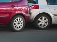 Richard Hammond prezentuje, jak zaparkować samochód we Francji