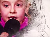 Amelia - dziewczynka, która zachwyciła świat śpiewając w bunkrze
