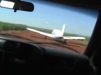 Zatrzymanie startującego samolotu przez policję w Brazylii