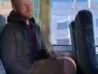 Nie chcesz siedzieć obok kogoś w autobusie? Ten trik jest dla ciebie!
