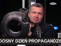 Rosyjski propagandzista z dumą prezentuje pustą rurę po NLAW