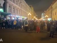 W Moskwie tłum wyszedł na ulicę: „Putina w okopy!”