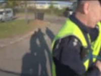 Policjantowi wydaje się, że rowerzysta omijał na przejściu dla pieszych