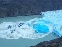 Spektakularne zawalenie się bloku lodowca Perito Moreno