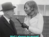 BBC w 1970 r. nagrało eksperyment uliczny z laską podszczypującą panów