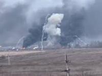 Ukraina nagranie z - 25.02.2022. Pierwsze dni wojny płonąca kolumna w Irpiniu.