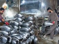Fabryka baków do motocykli w Pakistanie