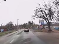 Kierowca BMW przejechał przez przejazd kolejowy na czerwonym. Szybko dopadła go kara