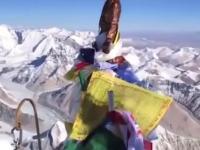 Szczyt Everestu podczas dobrej pogody