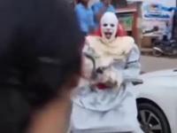 Podryw na klauna w Indiach