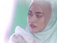 Malezyjska reklama szamponu do włosów