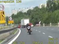 Motocyklista w Chorzowie przekroczył prędkość o 100 km! Jechał w koszulce i spodenkach