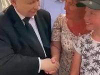 Kaczyńskiego całuje sam siebie