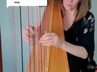 Efekt zagrania po kolei na każdej strunie harfy
