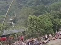 Ekstremalne akrobacje na bambusie