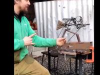 Koleś stworzył swojego „metalowca”