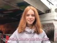 Marzeniem Poliny jest zostać aktorką