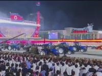 Korea Północna zaprezentowała dywizje z traktorami bojowymi