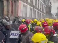 Zamieszki w Hiszpanii. Strażacy z ogniem kontra policja z pałkami