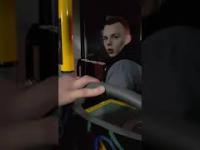 Pijany patus zaatakował kobietę w autobusie