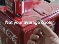 Unikalny automat do sprzedaży Coca-Coli
