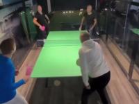 Ping-pong z nowymi szwedzkimi zasadami