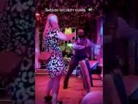 Szwedzki ochroniarz prezentuje, jak się tańczy