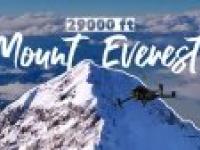 Przelot dronem nad Mount Everest